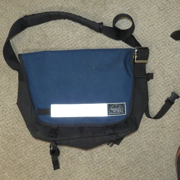 Vintage Bailey Works Messenger Bag Size M Navy Canvas Cycling Made in USA